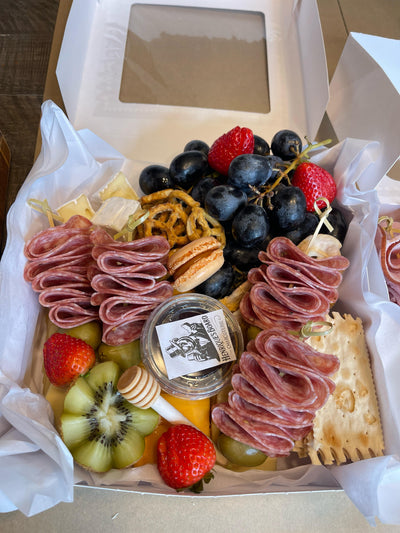 Mini Charcuterie Box – La Petite Board