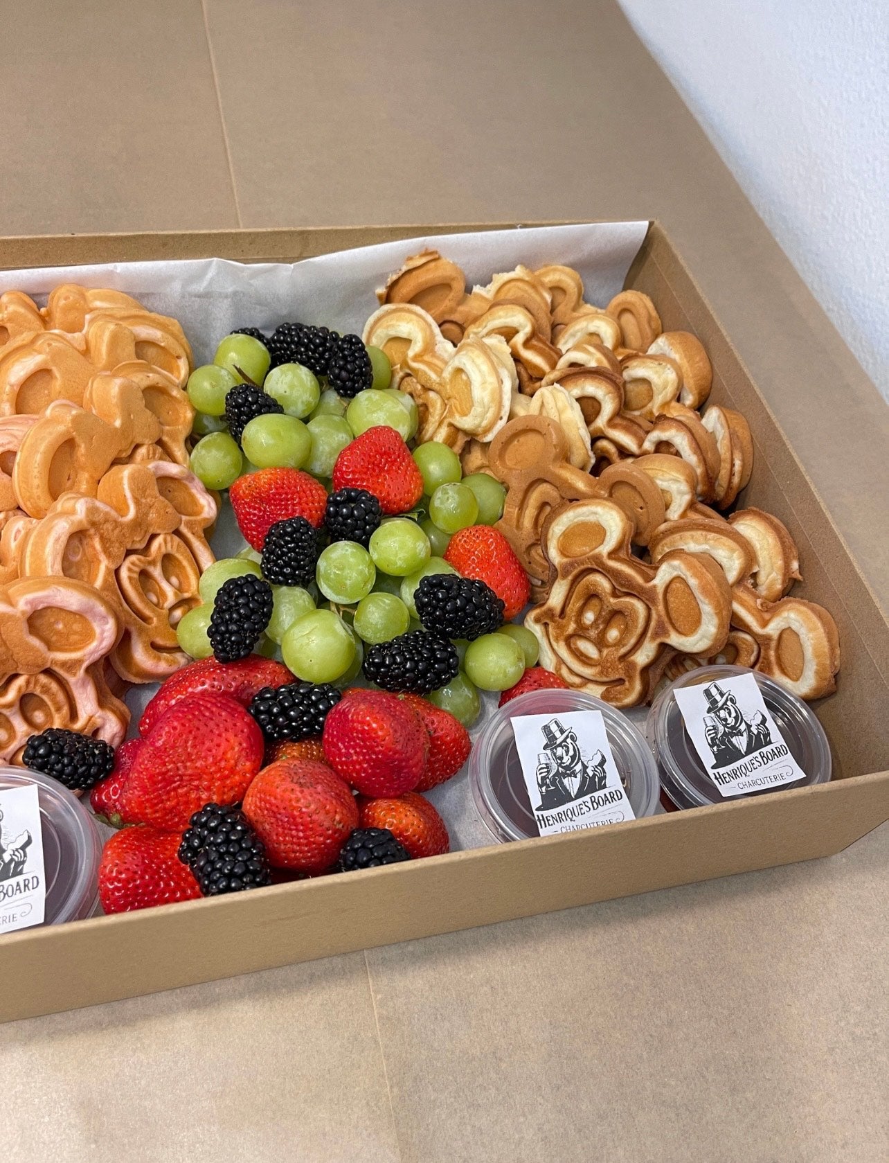 BREAKFAST MICKEY E MINNIE