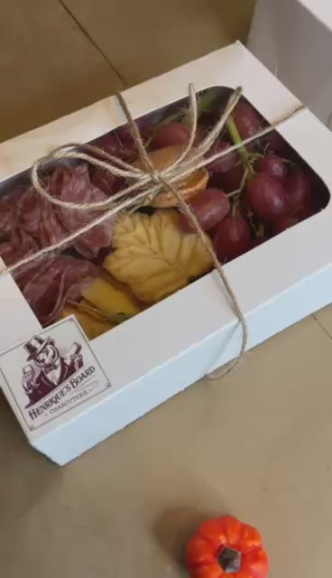 Autumn Delight Box – Mini Charcuterie Edition